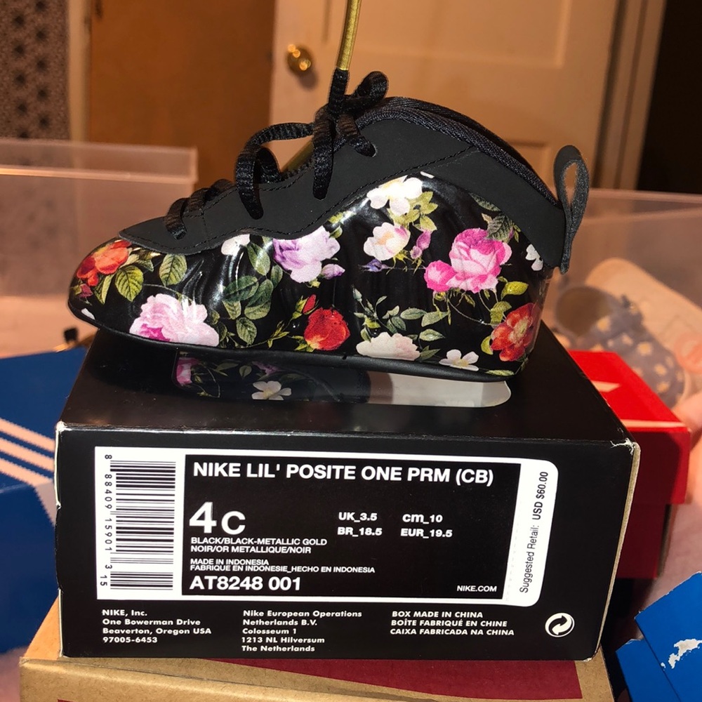 Infants size 4c nike lil’ posite